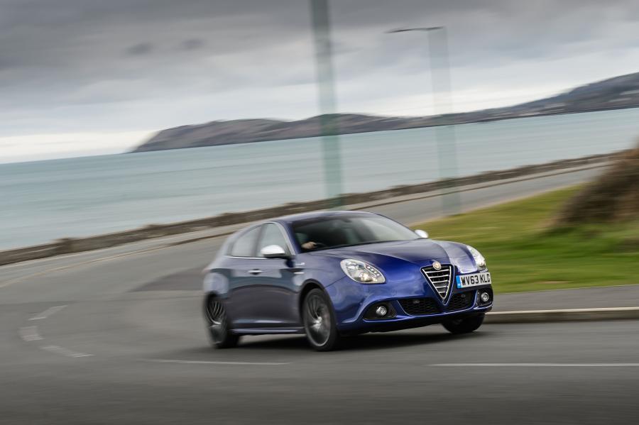  Alfa Romeo Giulietta Sportiva (940) 2014 года  (UK) (фото 16 из 48)